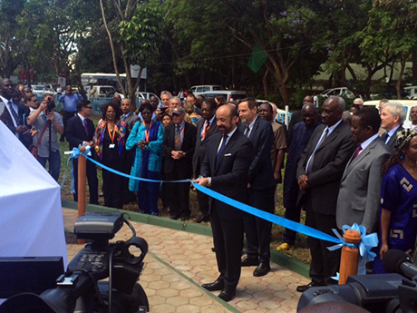 The Legal Counsel, Mr. Serpa Soares, cuts the ribbon to formally open the Arusha Peace Park in the presence of high-level dignitaries