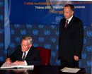 19 September 2006, Signing of the Optional Protocol to the Convention on the Safety of United Nations and Associated Personnel, United Nations Headquarters, New York: Mr. Bernard R. Bot, Minister for Foreign Affairs of the Netherlands, signing the Protocol.