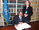 1 December 2006, Signing of the International Convention for the Suppression of Acts of Nuclear Terrorism, United Nations Headquarters, New York: Mr. Vanu Gopala Menon (Singapore), signing the Convention. 