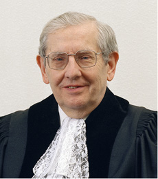 M. le juge Gilbert Guillaume