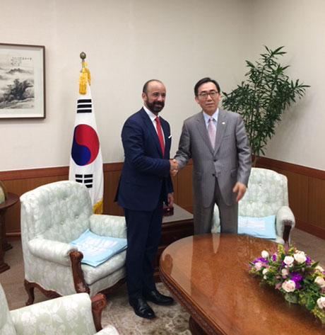 The Legal Counsel, Mr. Serpa Soares, and Second Vice-Minister for Foreign Affairs of the Republic of Korea, H.E. Mr. CHO Tae-yul