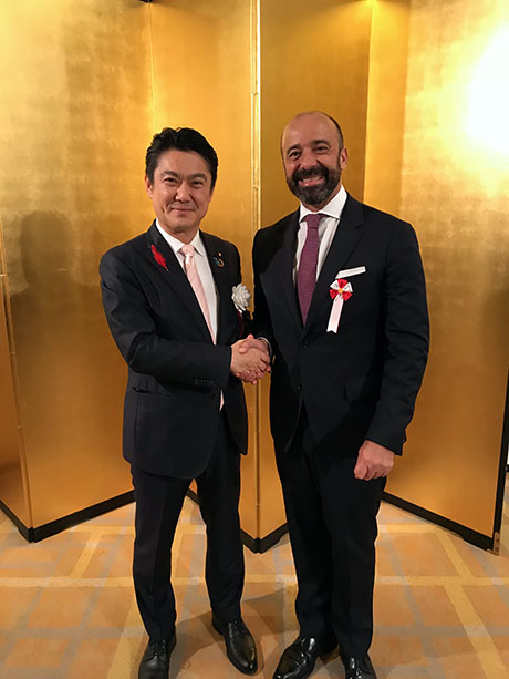 The United Nations Legal Counsel, Mr. Miguel de Serpa Soares, with the Minister of Justice of Japan, Mr. Takashi Yamashita