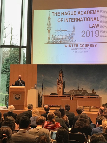 The United Nations Legal Counsel, Mr. Miguel de Serpa Soares, delivers a lecture at the winter course of the Hague Academy